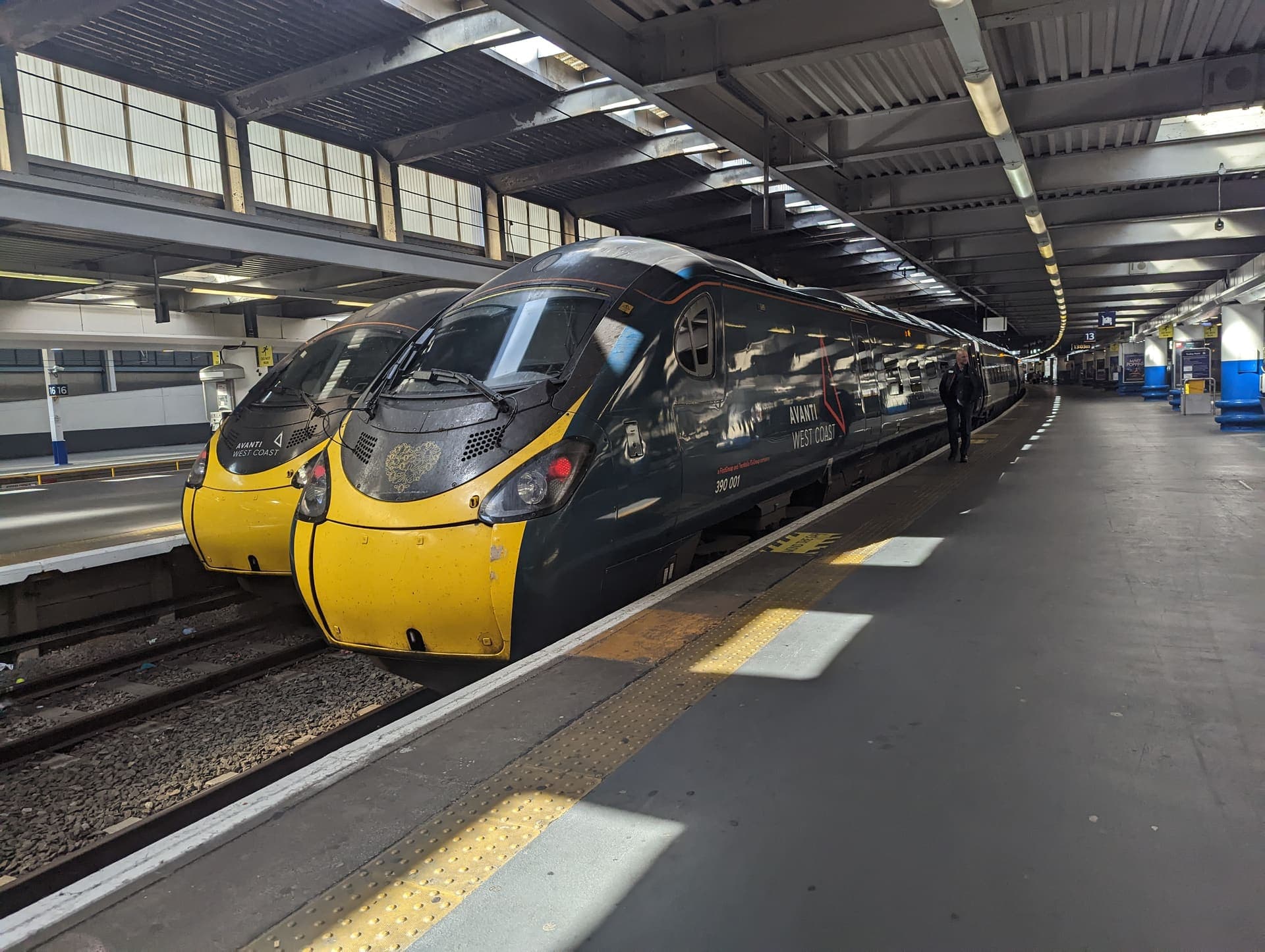 An Avanti West Coast Pendolino train at London Euston